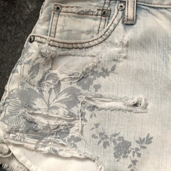 American Eagle NWT 59.00 Embroidered Vintage High Rise Festival Shorts Size 2 - Picture 8 of 10